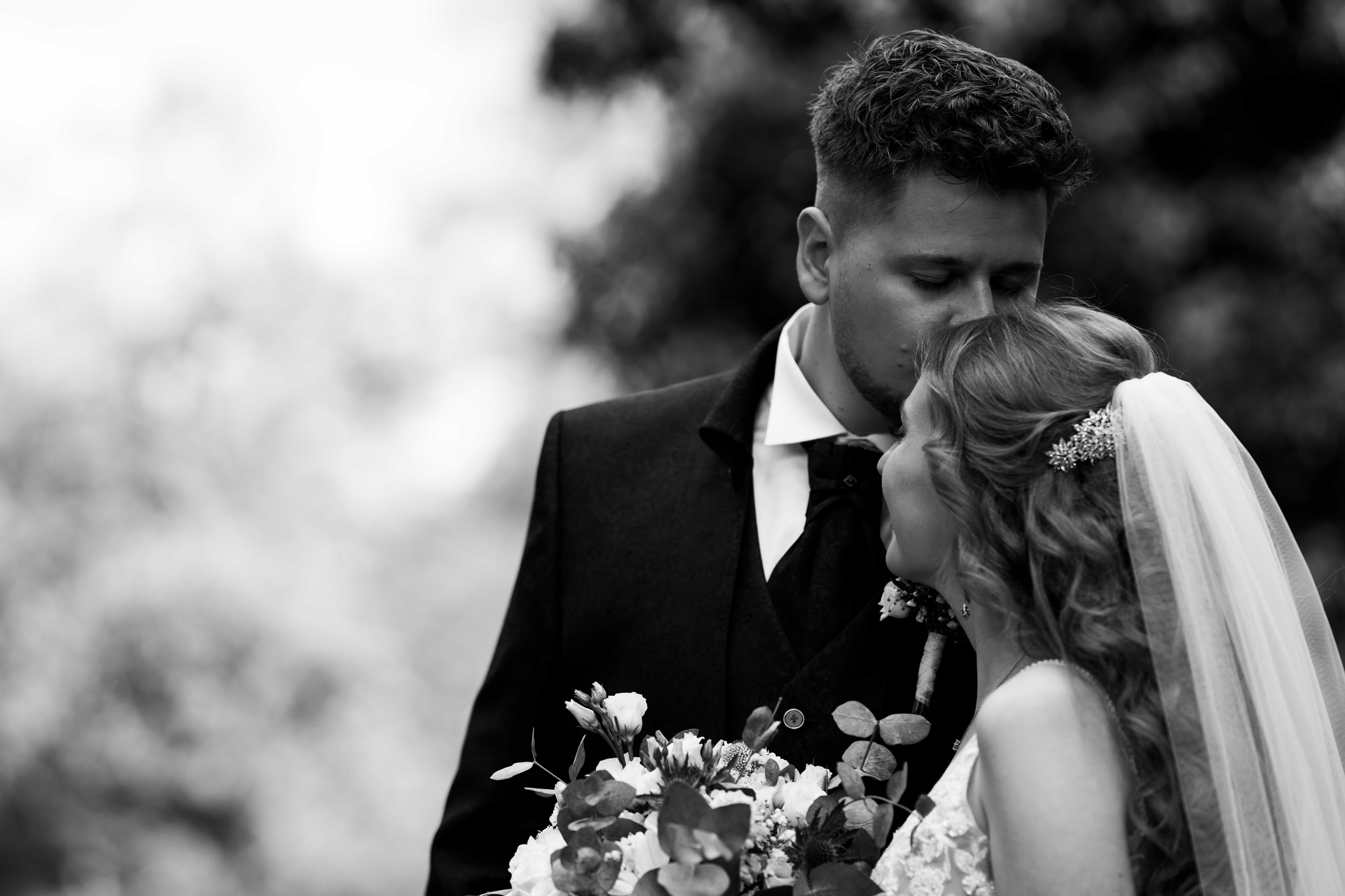 Hochzeitsfotograf Marie & David – Brautstrauß und Hochzeitsdetails